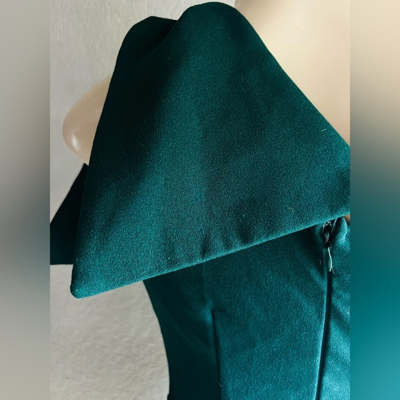 SHOWPO LISTEN TO THE RADIO DRESS IN EMERALD GREEN SIZE 2 - Picture 14 of 16